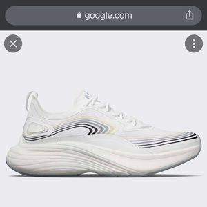 NIB apl streamline sneakers